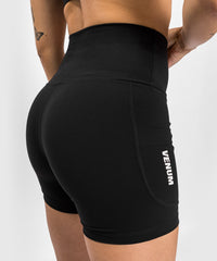 Damen Shorts Venum Essential