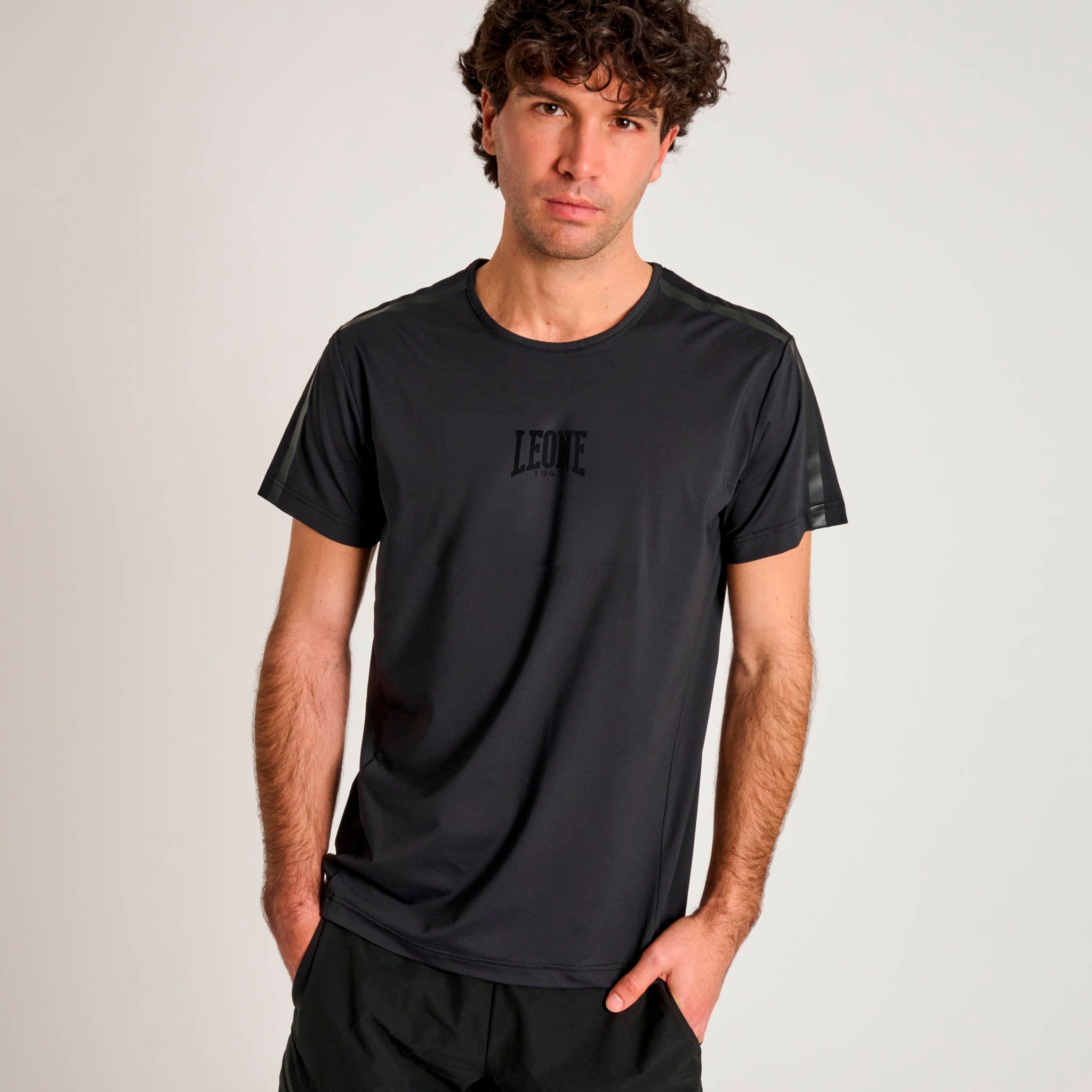 BLACK LION T-SHIRT