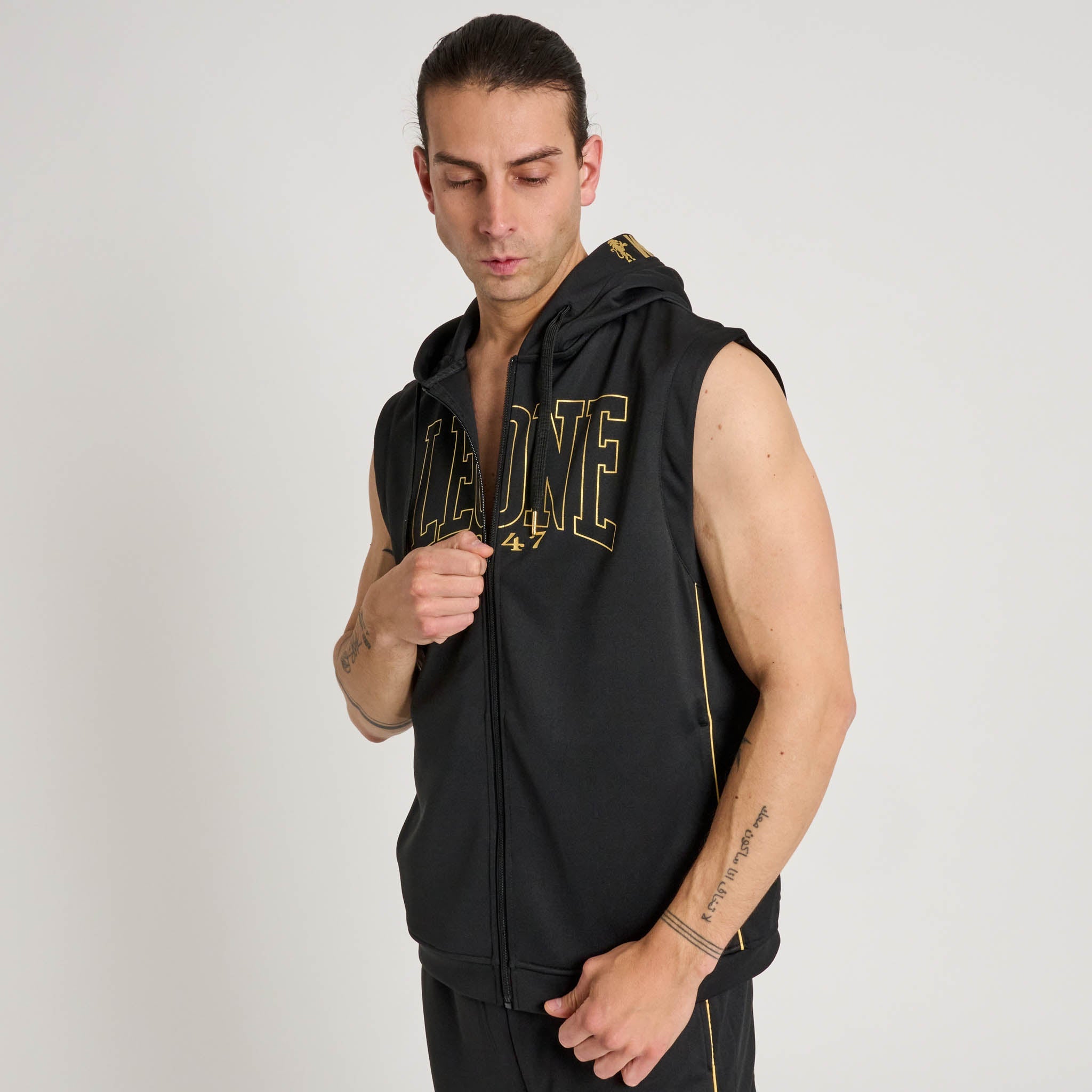 DNA HOODED SLEEVELESS SWEATSHIRT