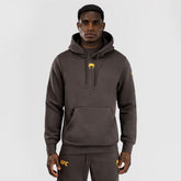 Sweatshirt UFC Fusion von Venum Fight Week mit brauner Kapuze