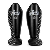 Schienbeinschoner Fairtex Wettbewerb SP5 mit schwarzen Fußstützen