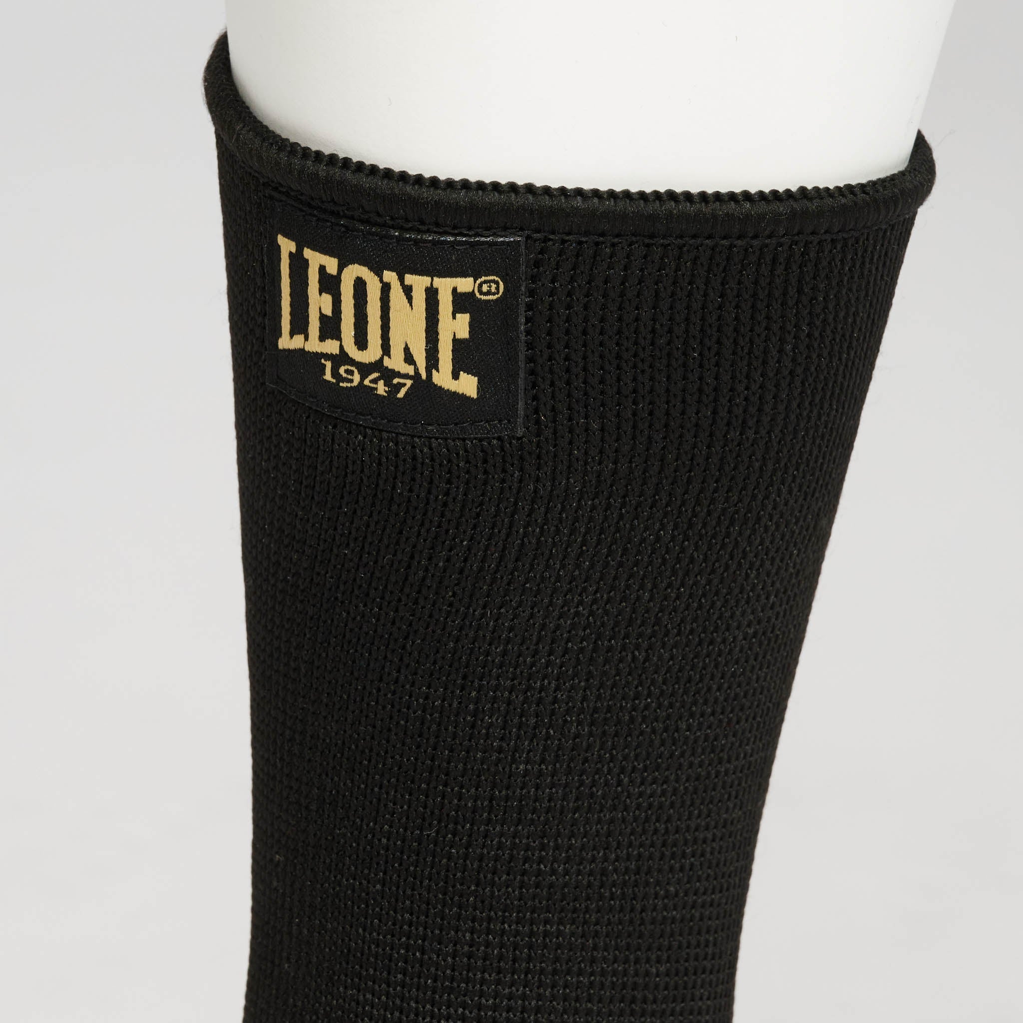 ANKLE GUARDS DNA