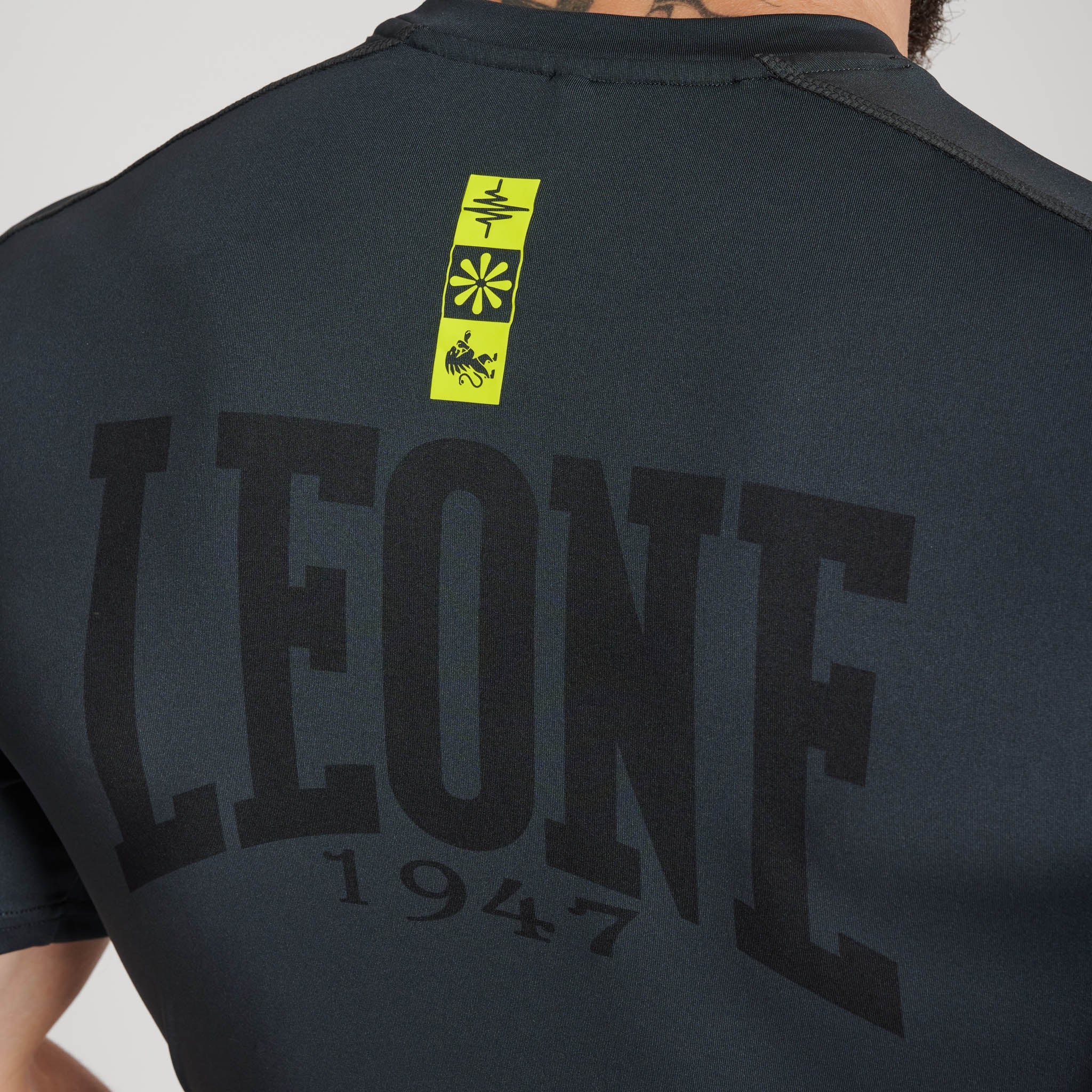 WAVES RASHGUARD