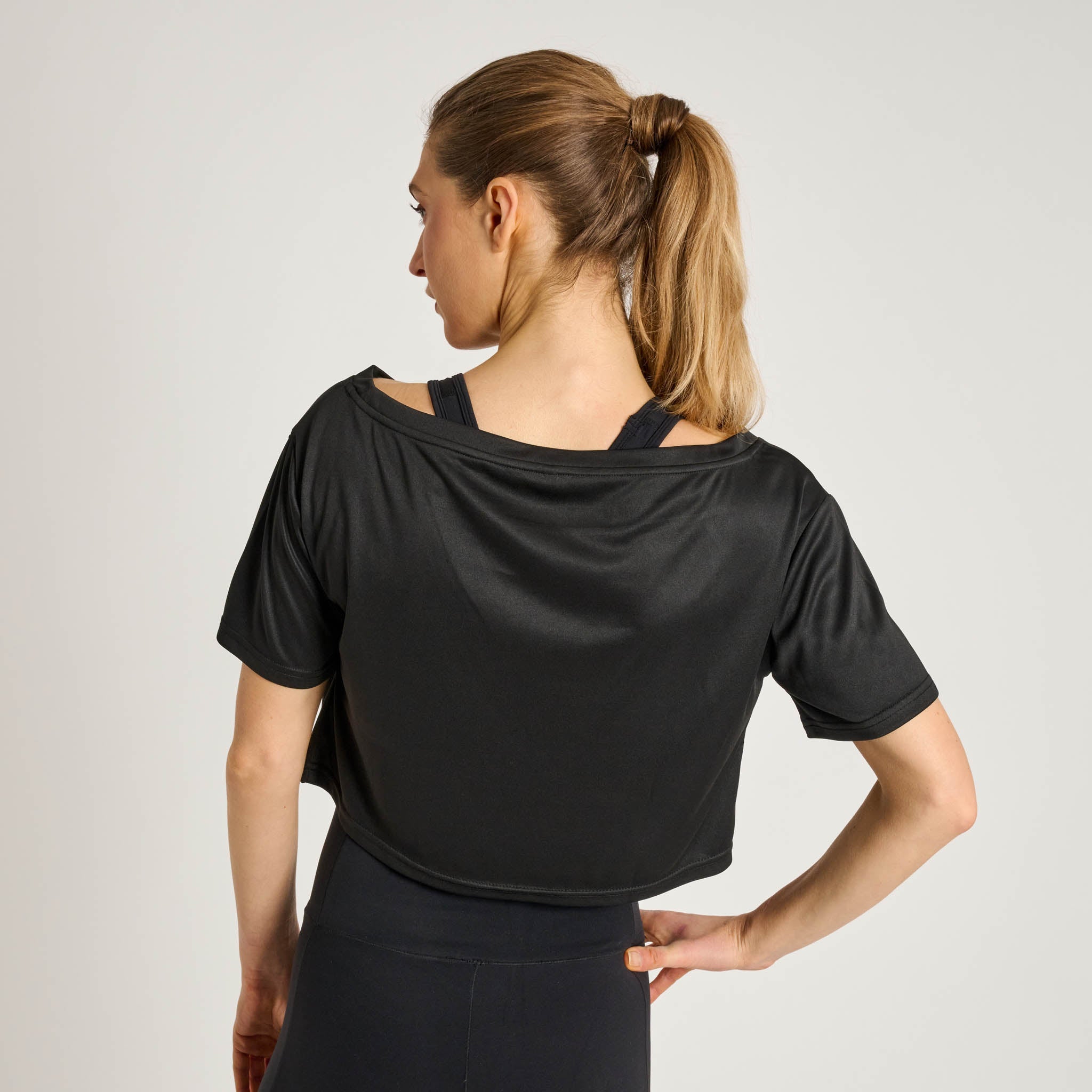 LOGO TEE CROP