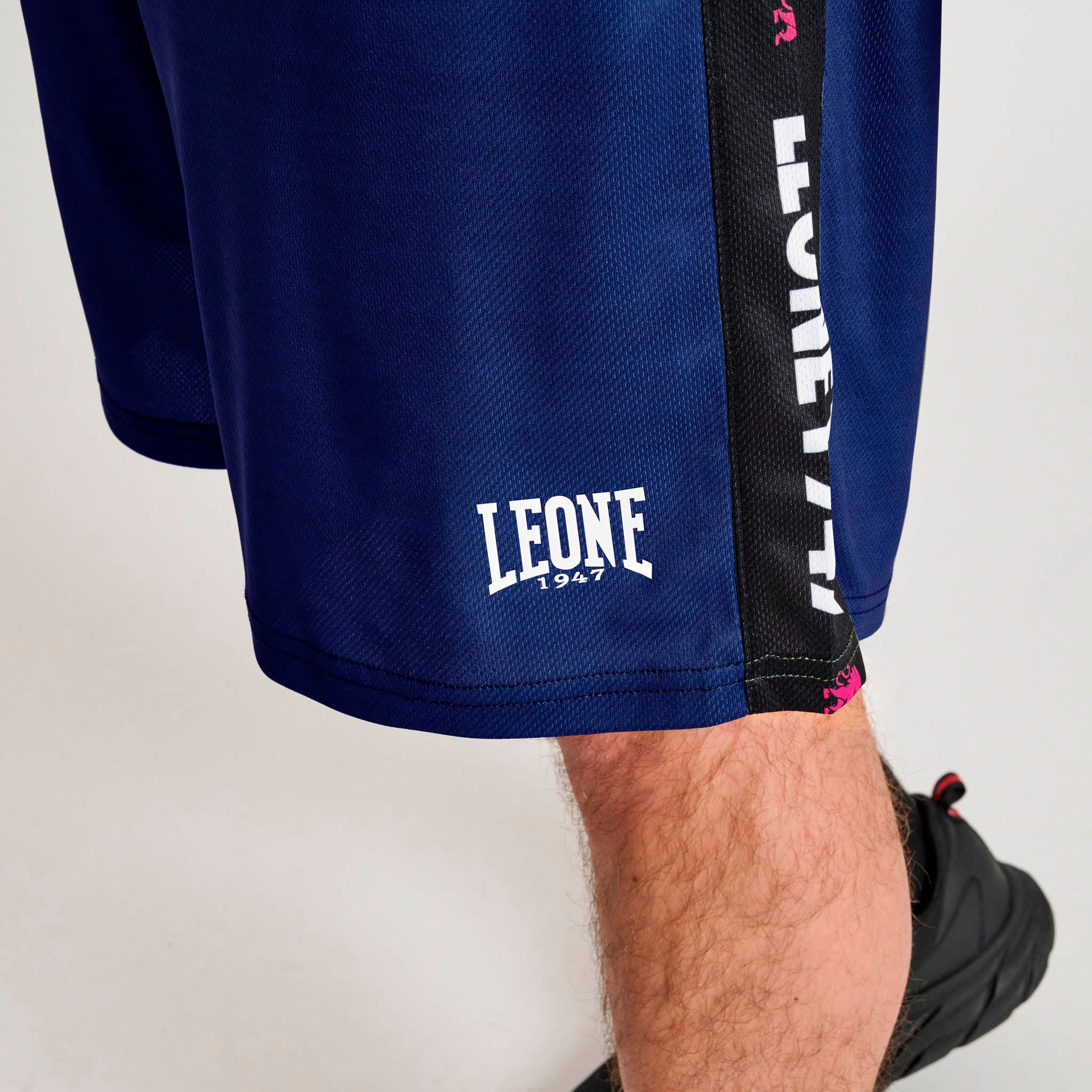 STRIPE 47 SHORTS