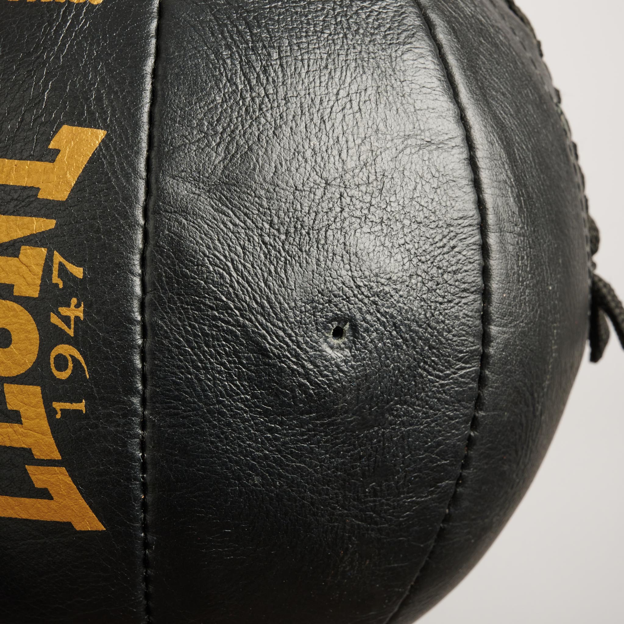 Double end ball
