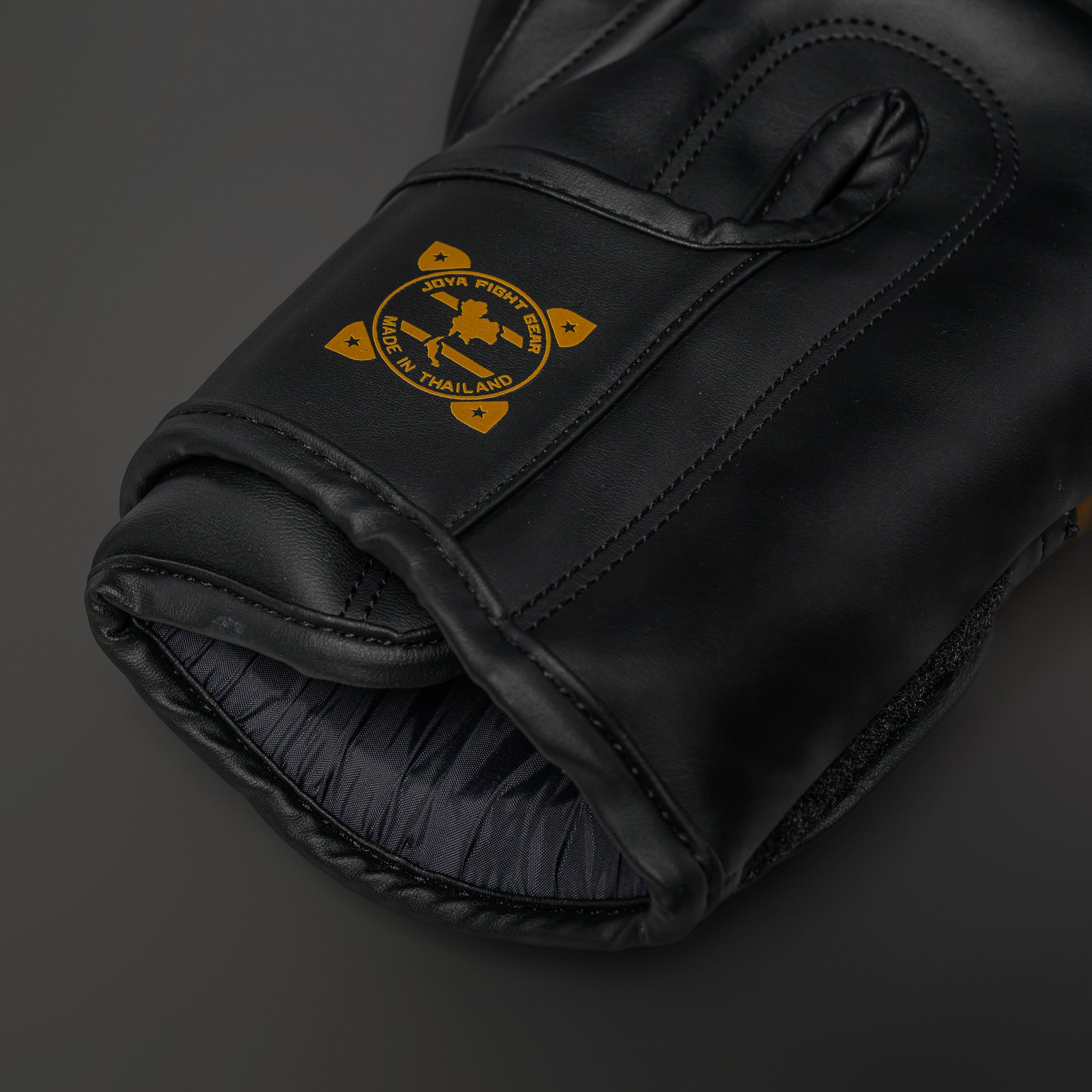 Joyagear Strike Air Boxing Gloves Black/Gold
