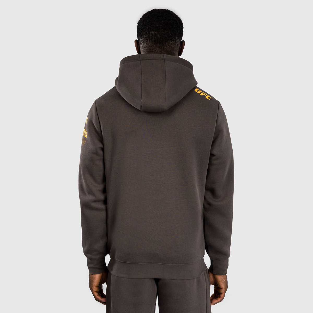 Sweatshirt UFC Fusion von Venum Fight Week mit brauner Kapuze