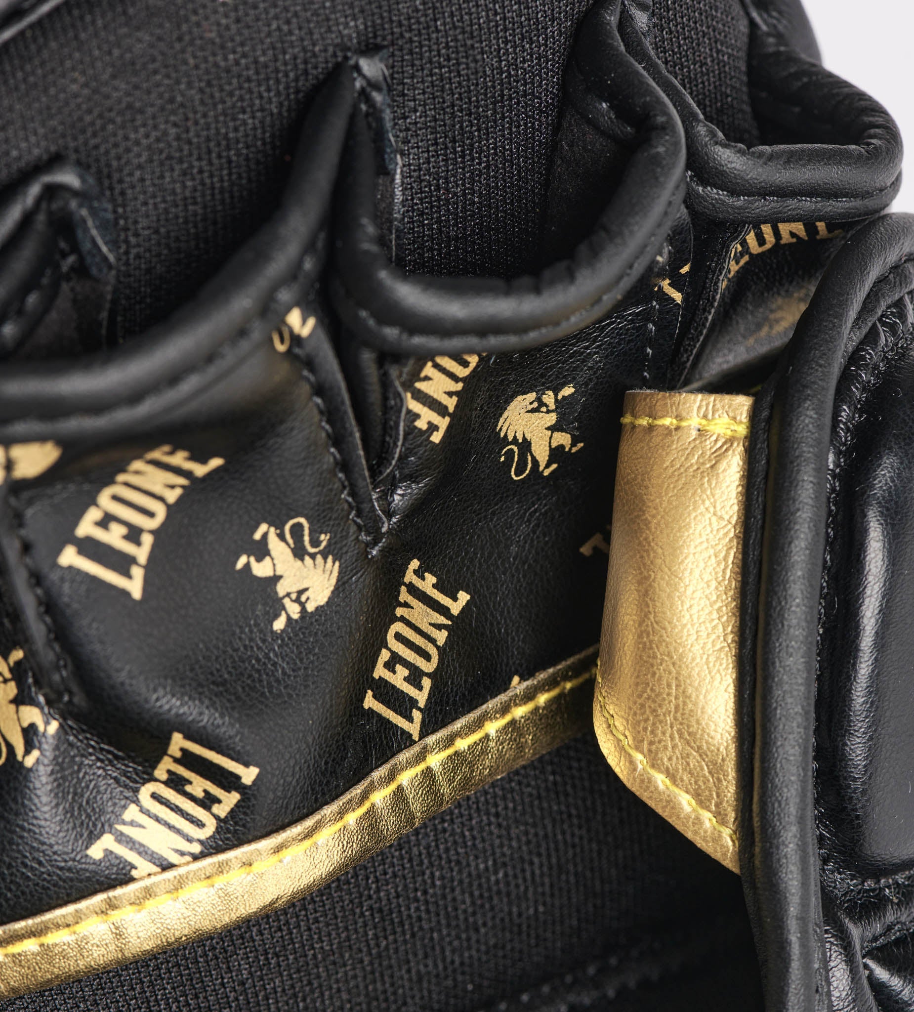 MMA GLOVES DNA