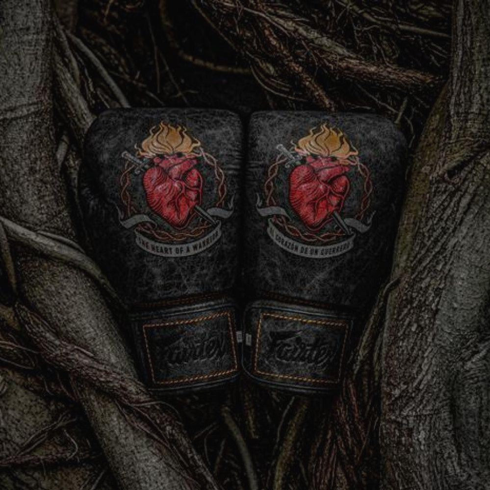 Muay Thai Handschuhe Fairtex The Heart of Warrior