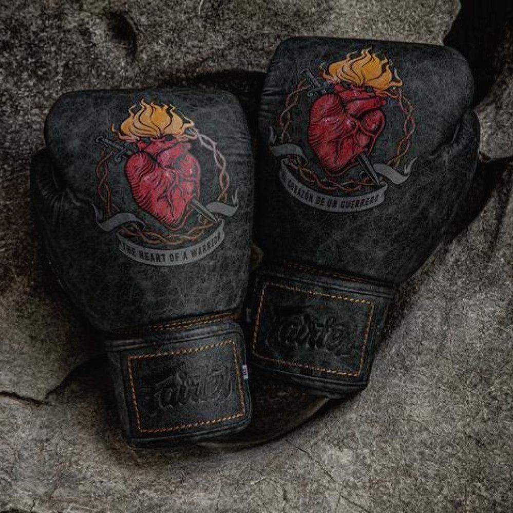 Muay Thai Handschuhe Fairtex The Heart of Warrior
