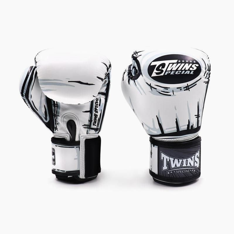 Twins Special Muay-Thai-Handschuhe FBGVL3-66 Comic