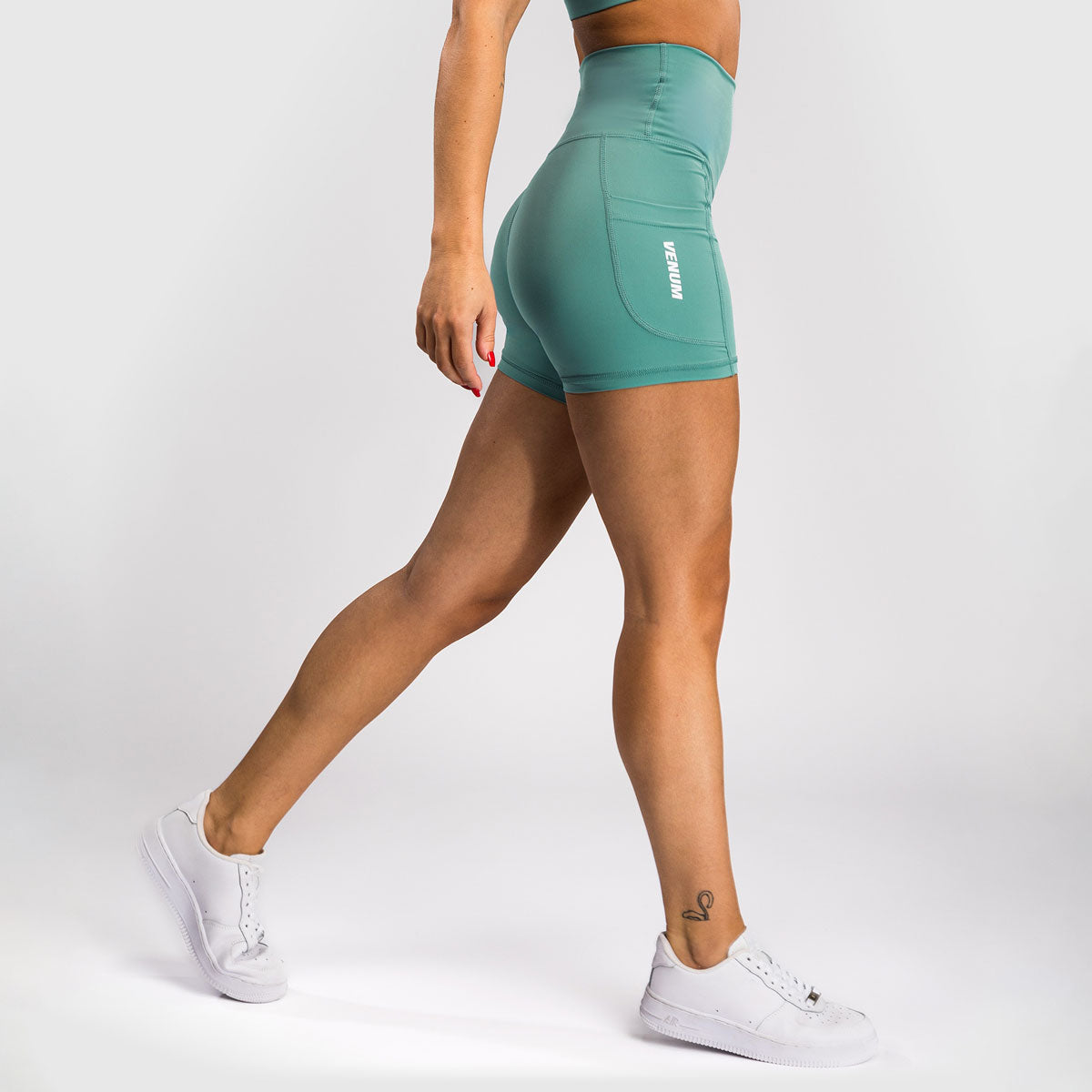 Kurze Leggings Frau Venum Essential Wassergrün