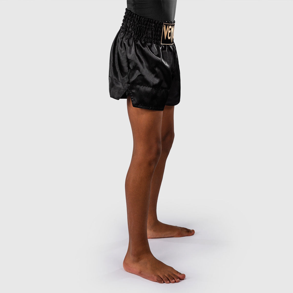 Venum Classic Kick-Thai-Shorts Schwarz-Gold