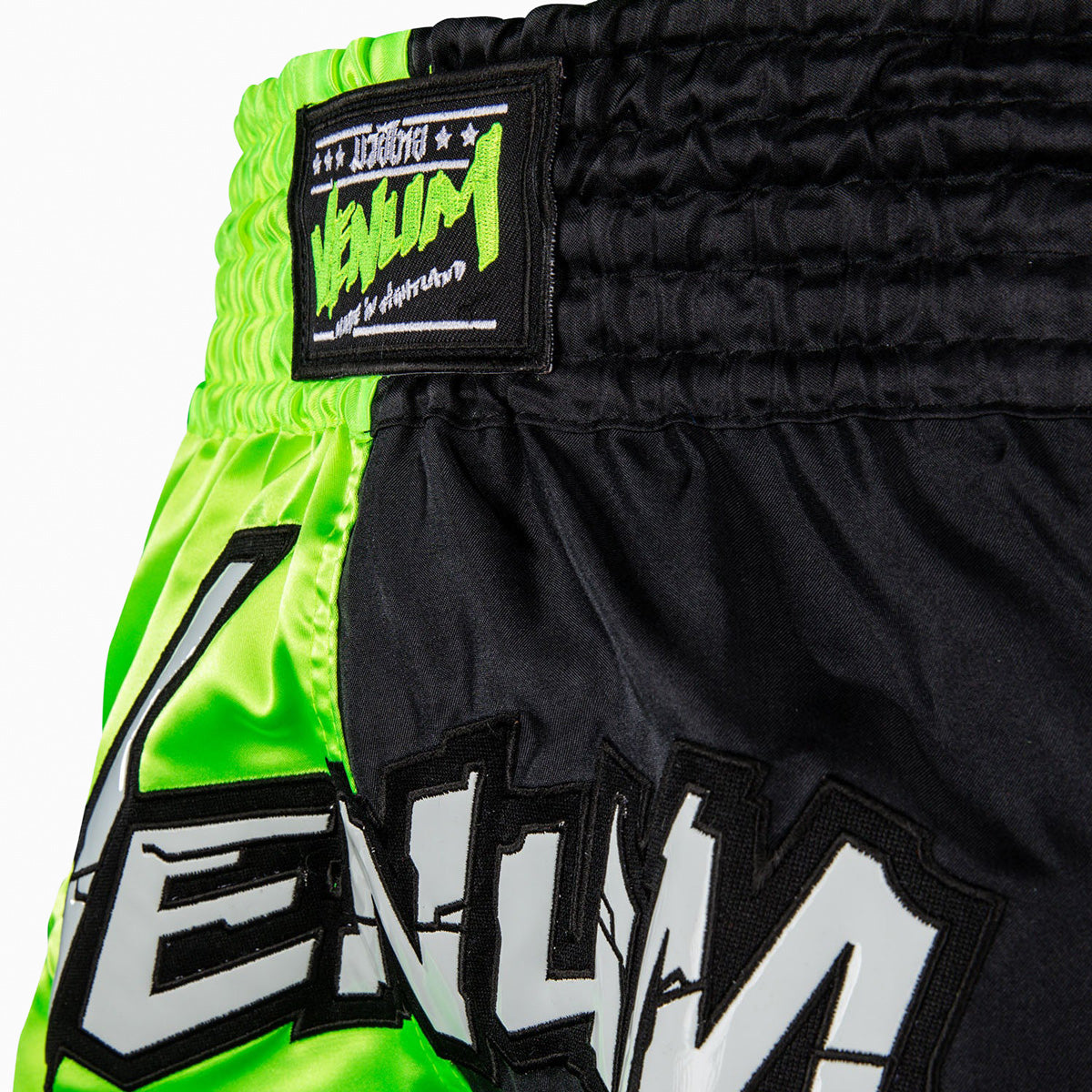 Venum Inferno 2.0 Kick-Thai-Shorts Grün-Schwarz