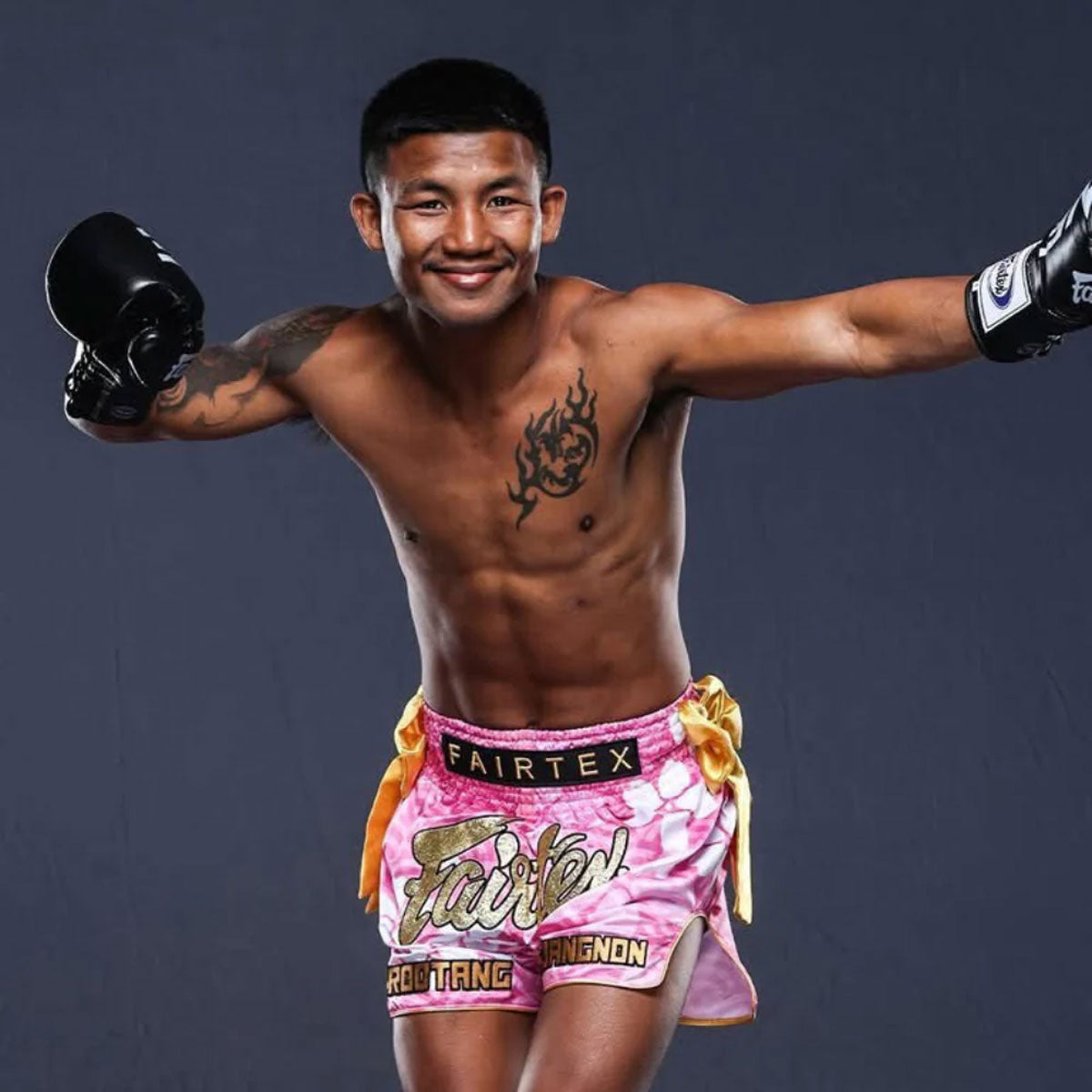 Shorts kick-thai Fairtex Sakura Limitierte Auflage