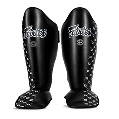 Schienbeinschoner Fairtex Wettbewerb SP5 mit schwarzen Fußstützen