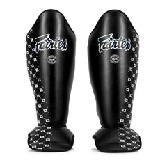 Schienbeinschoner Fairtex Wettbewerb SP5 mit schwarzen Fußstützen