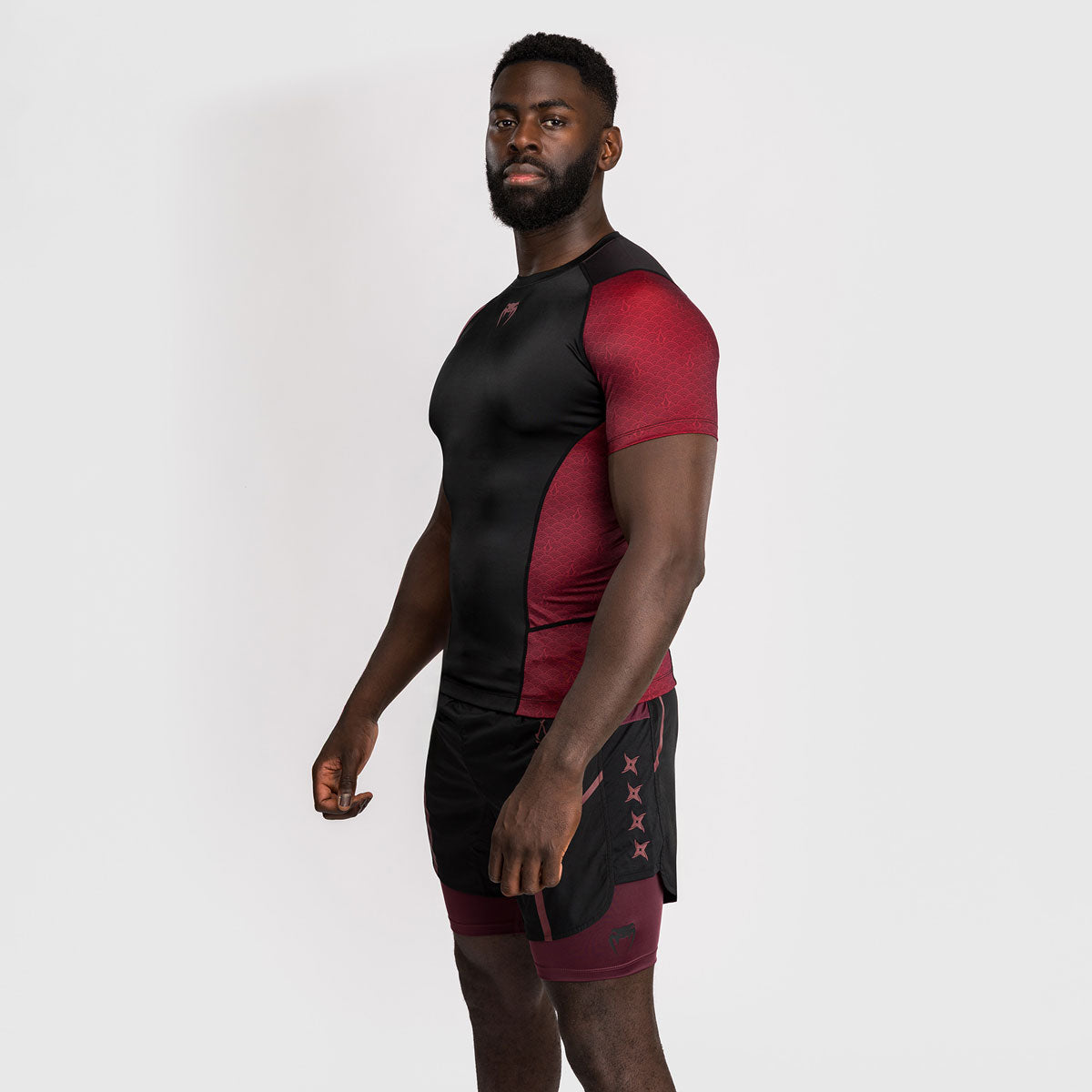 Venum Assassin's Creed Shadows Rashguard Kurzarm Rot-Schwarz