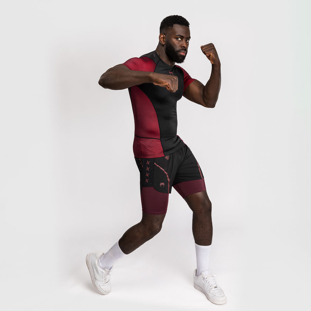 Venum Assassin's Creed Shadows Rashguard Kurzarm Rot-Schwarz