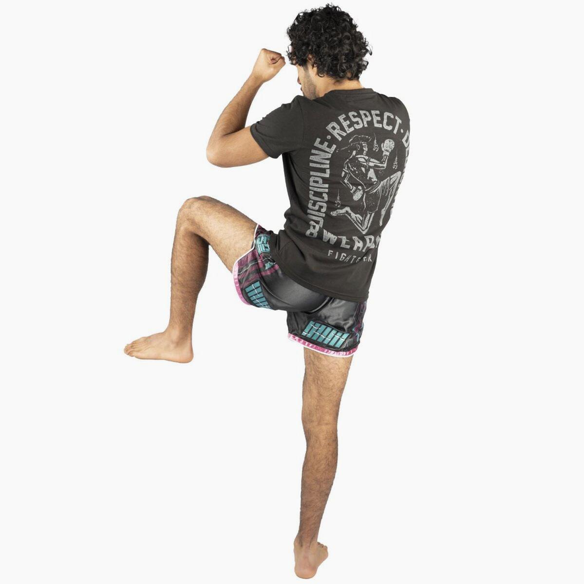 T-Shirt 8 Weapons Tombstone Schwarz