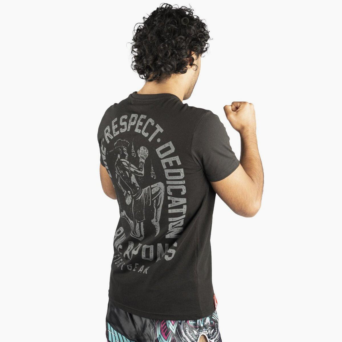 T-Shirt 8 Weapons Tombstone Schwarz