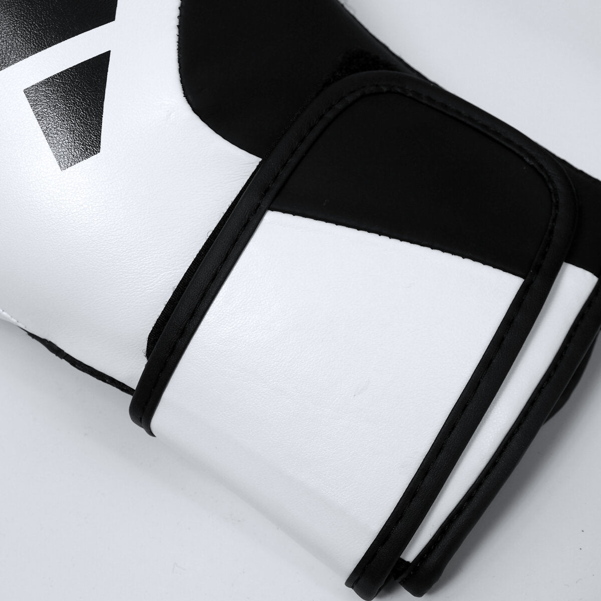 adidas Speed Tilt 200 white/black