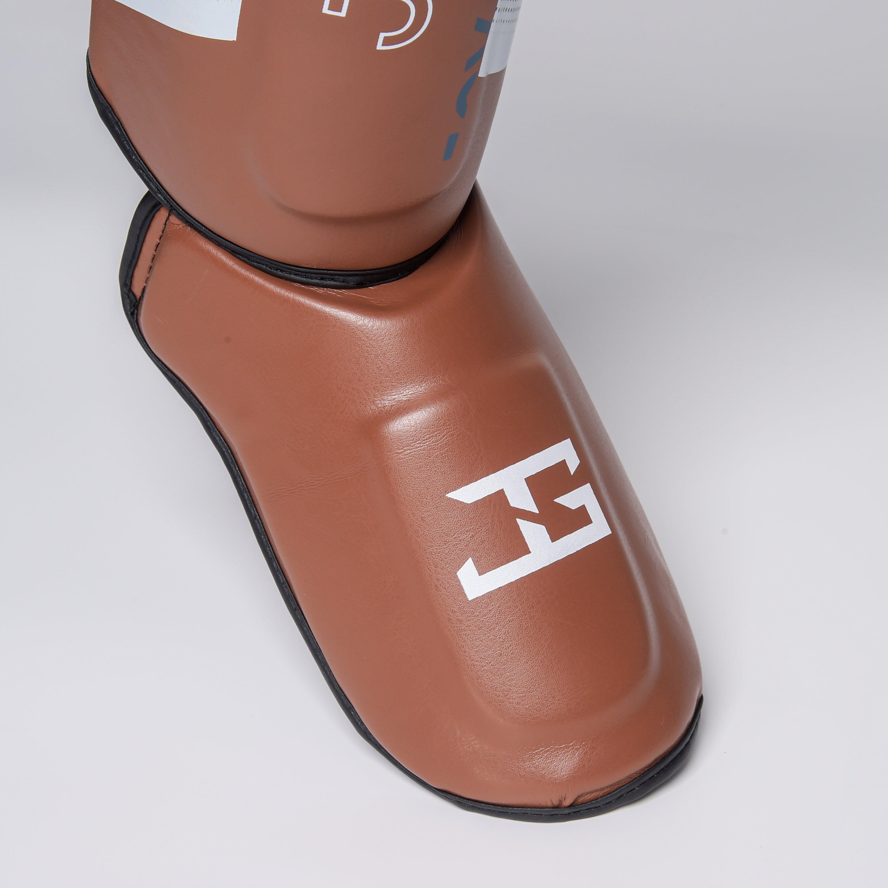 Joyagear Evolution Pro Shinguards Brown/White