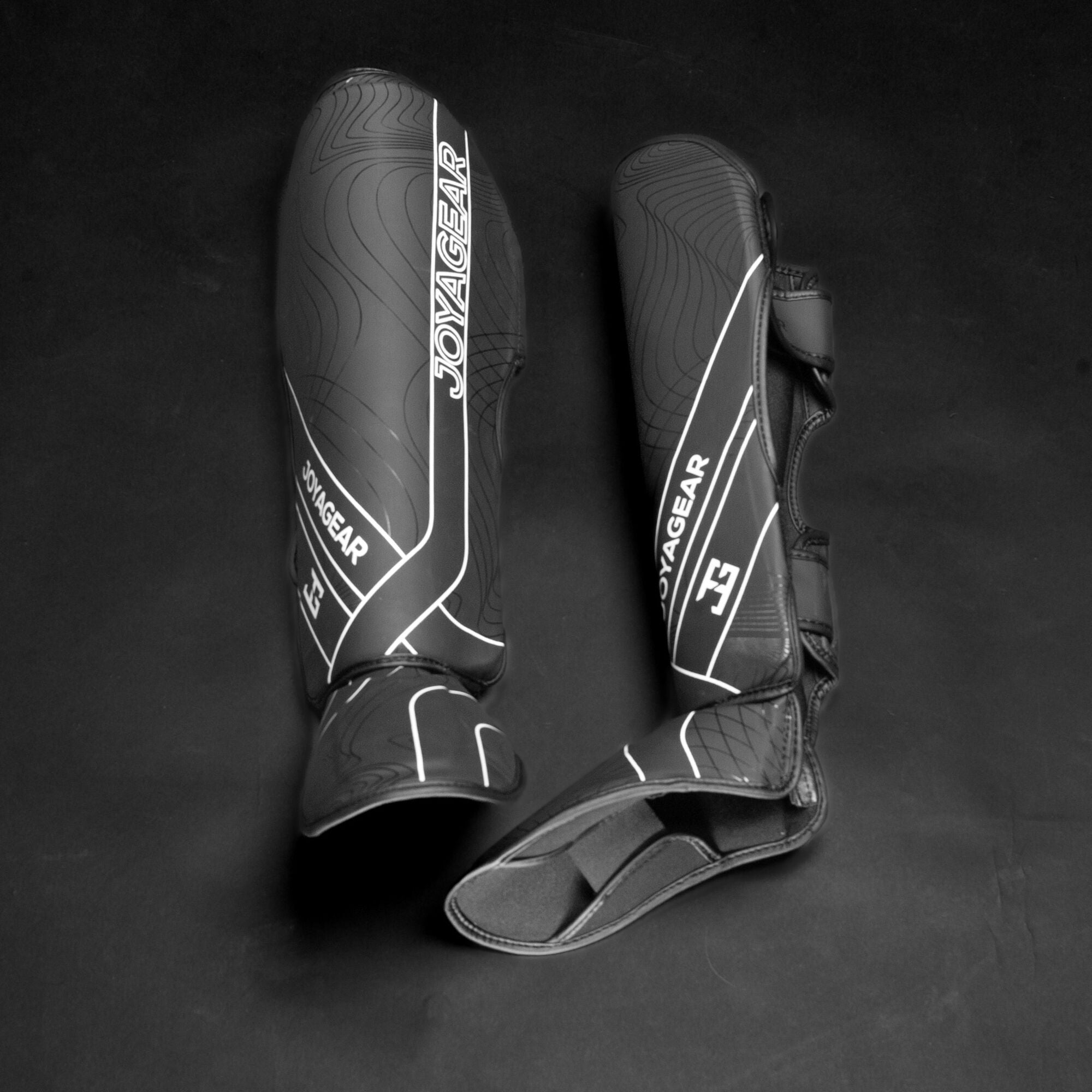 Joya ESSENTIAL Shinguards - Black/White