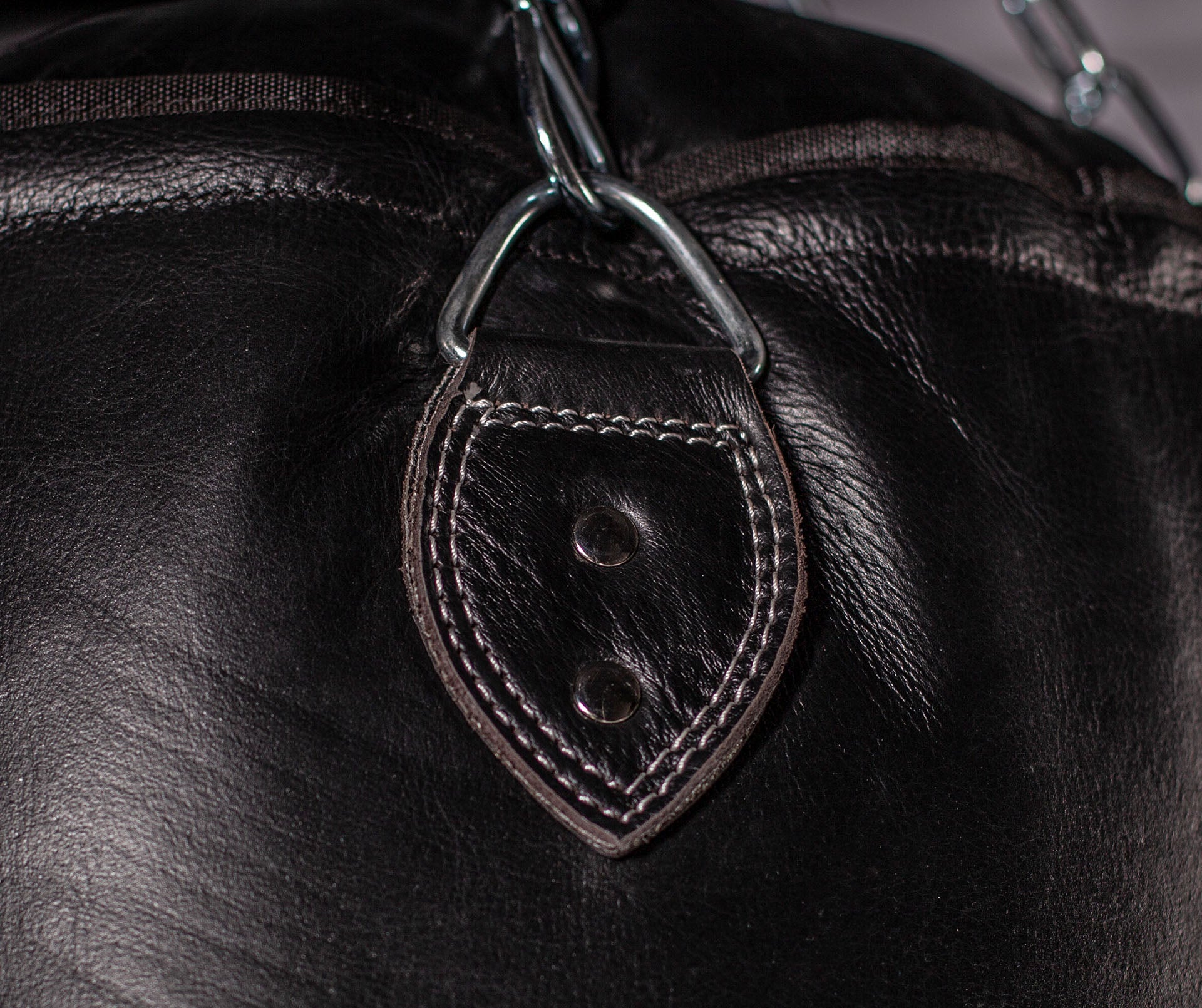 Heavy Leather punching bag 120 cm filled